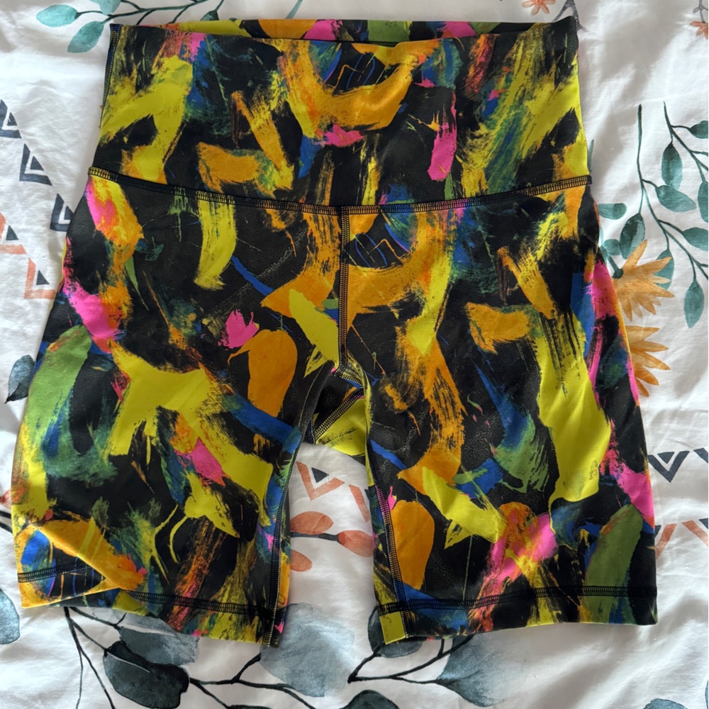 Lululemon bike short size 8